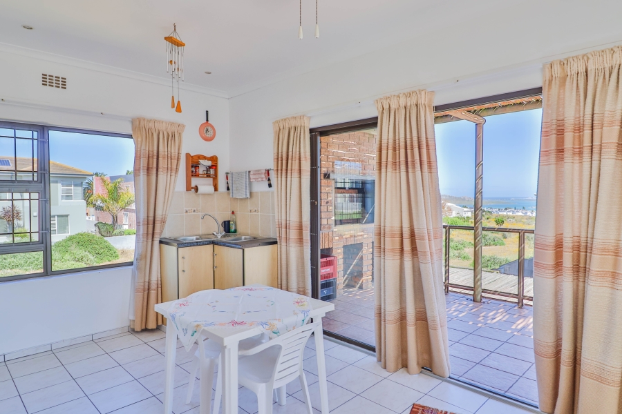 6 Bedroom Property for Sale in Myburgh Park Western Cape